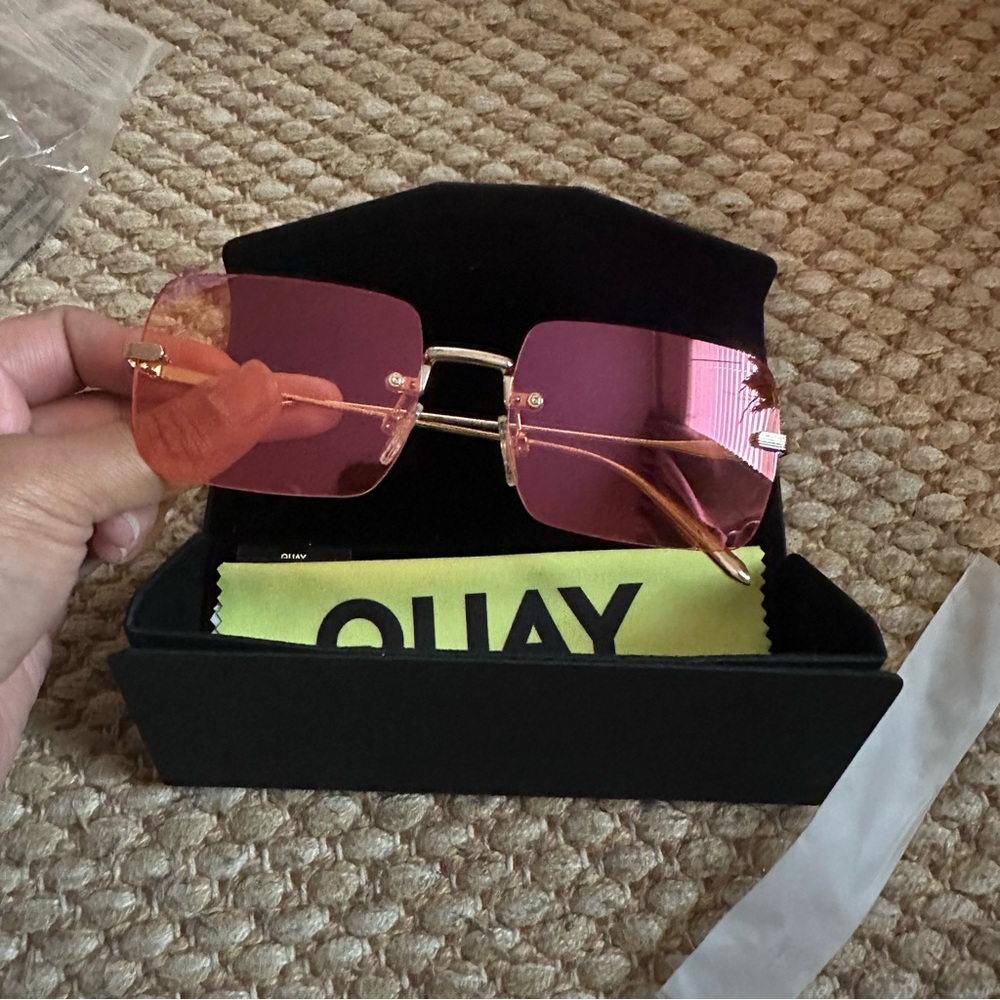 Quay Australia TTYL Rimless Square Rectangle Sunglasses - Picture 4 of 4